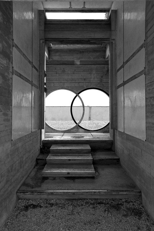 Scarpa — Brion double-ring portal